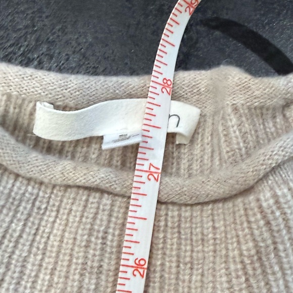 ❤️🤩Skin🤩❤️Mock Neck Cream Knit Sweater Size Small - Picture 10 of 12